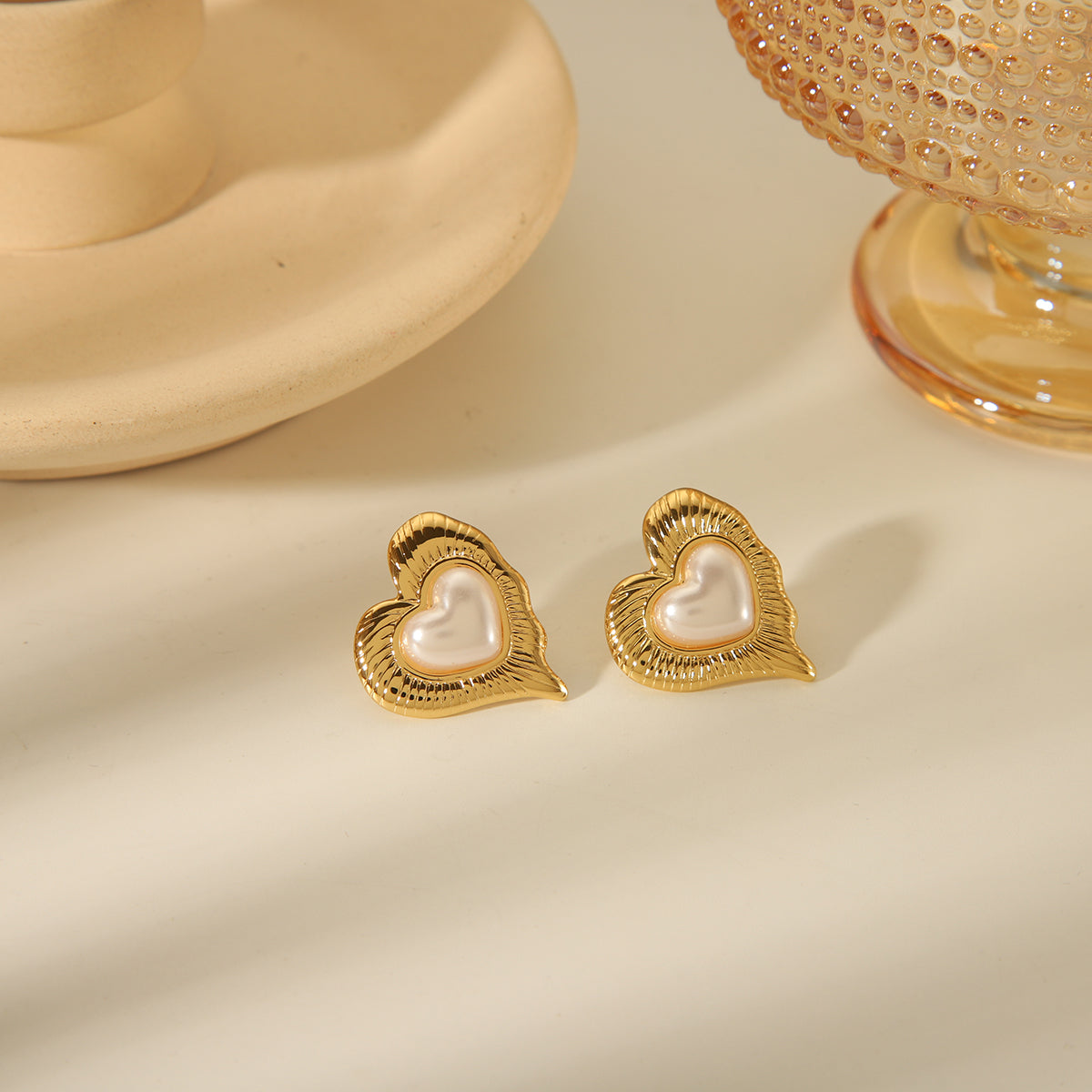 Heart Shape Croissant Plating Inlay 304 Stainless Steel Artificial Shell 18K Gold Plated Ear Studs