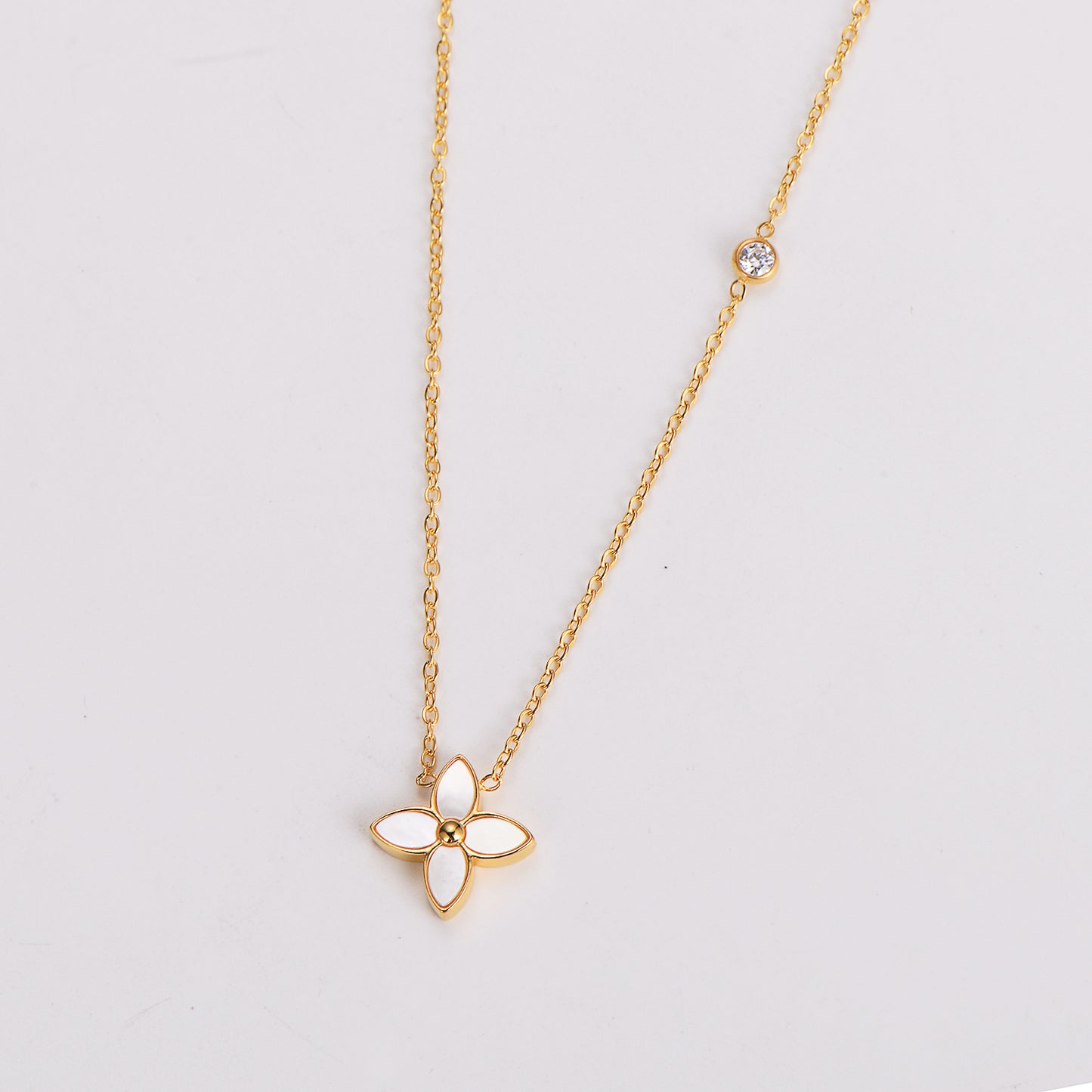 18K Gold Plated Four Leaf Clover Shell Zircon Necklace