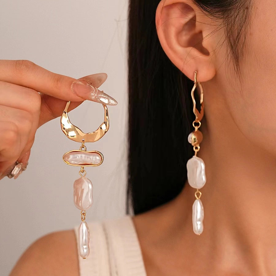 French round Pearl Tassel Earrings